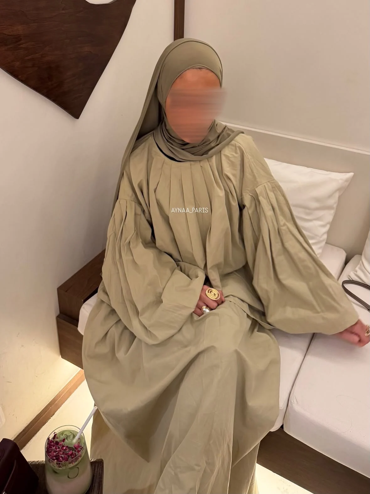 Robe longue olive aux manches amples